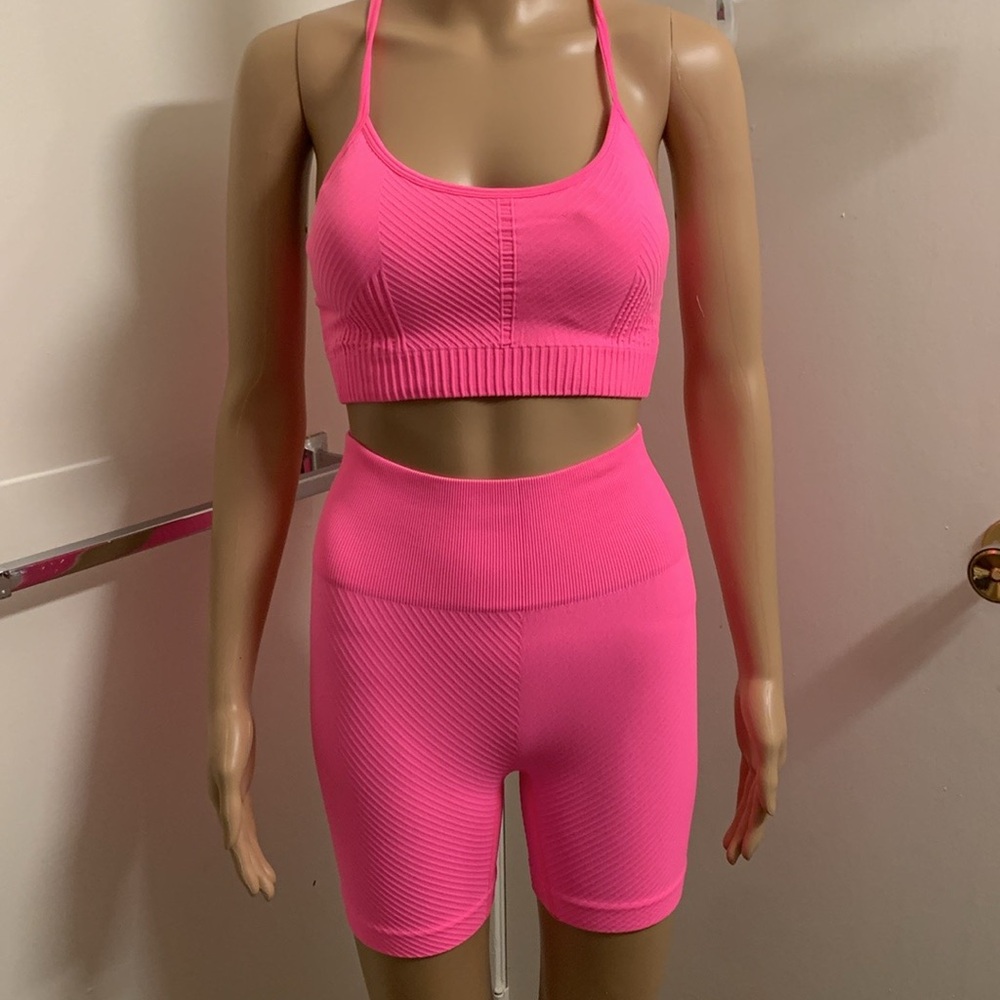 NEW** Athletic wear set- bra and shorts - hot pink size:S
